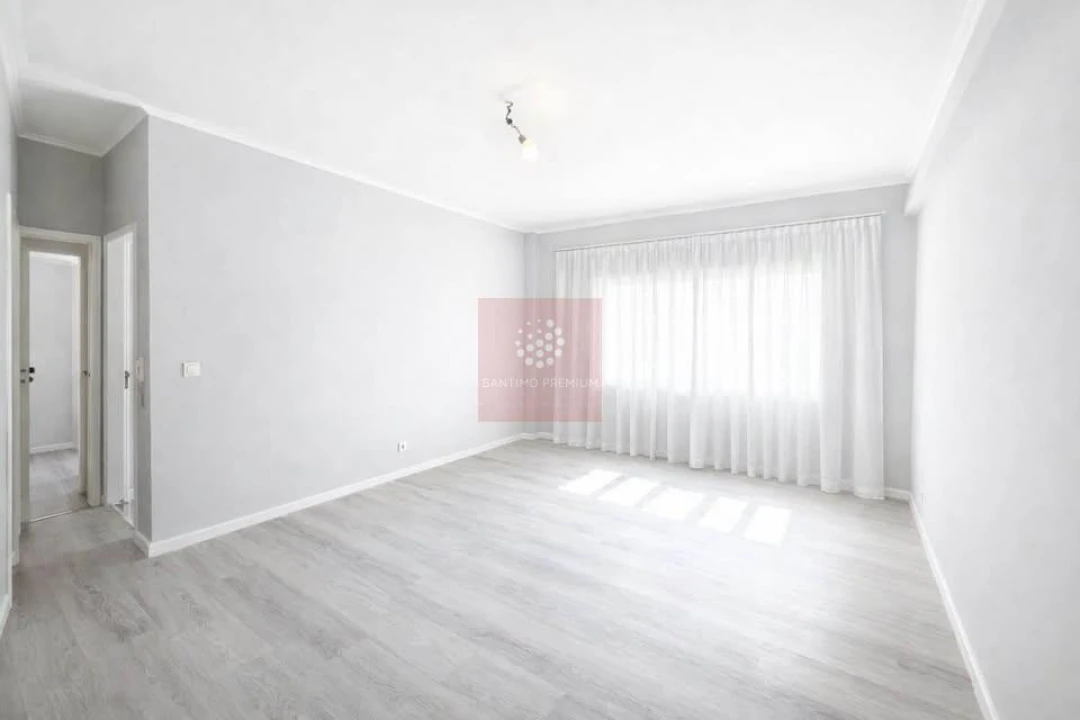 Apartamento T3 para Venda em Almada, Cova da Piedade, Pragal e Cacilhas Foto 3