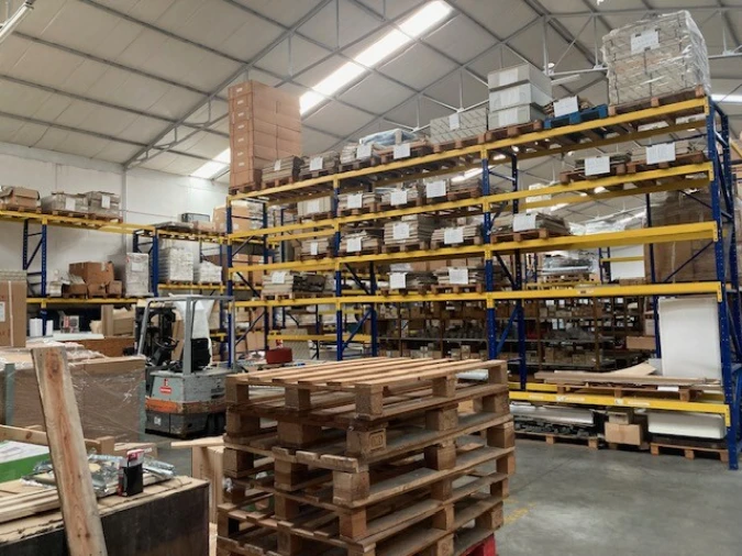 Armazém para Arrendamento em Rio de Mouro Foto 2