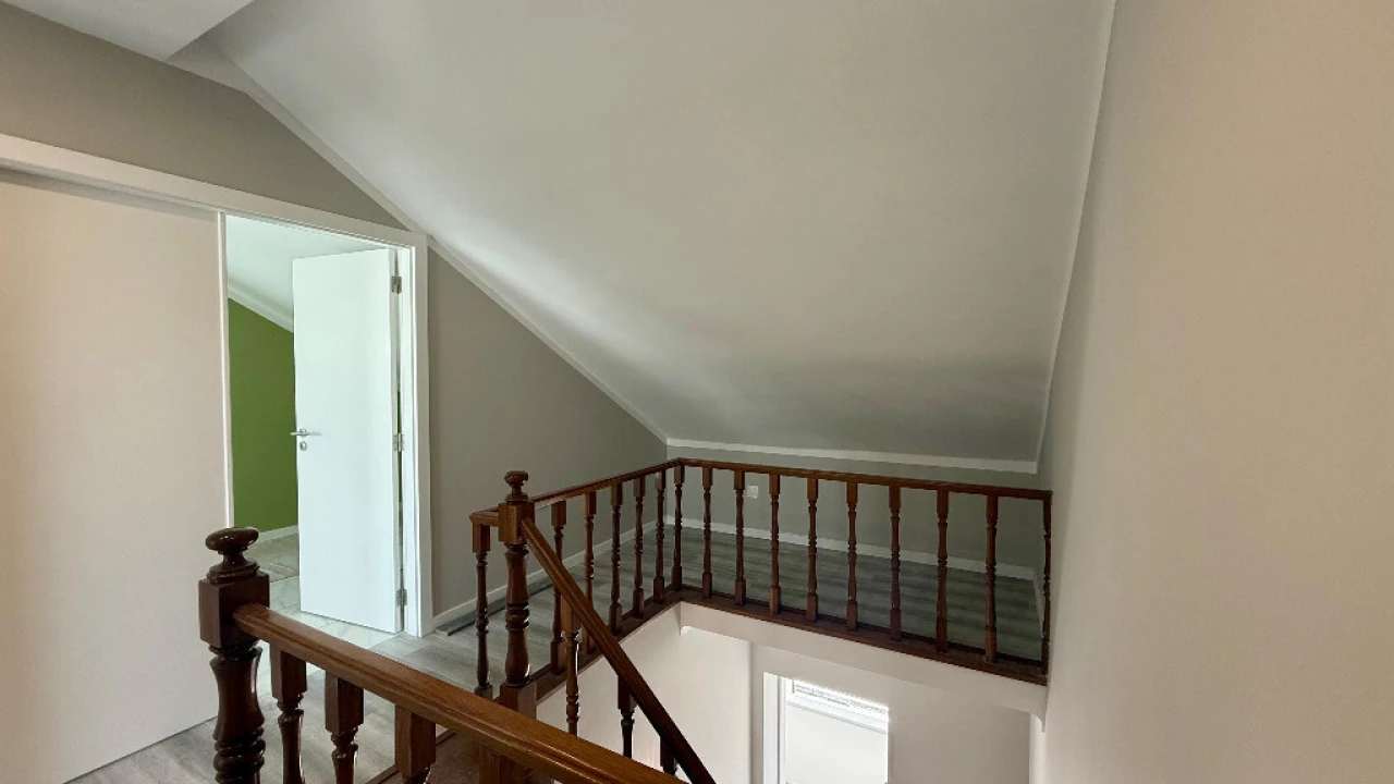 Moradia T5 para Venda em Eiras e São Paulo de Frades Foto 13