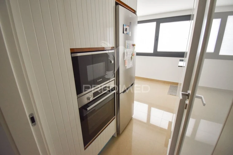 Apartamento T3 para Venda em Paranhos Foto 9