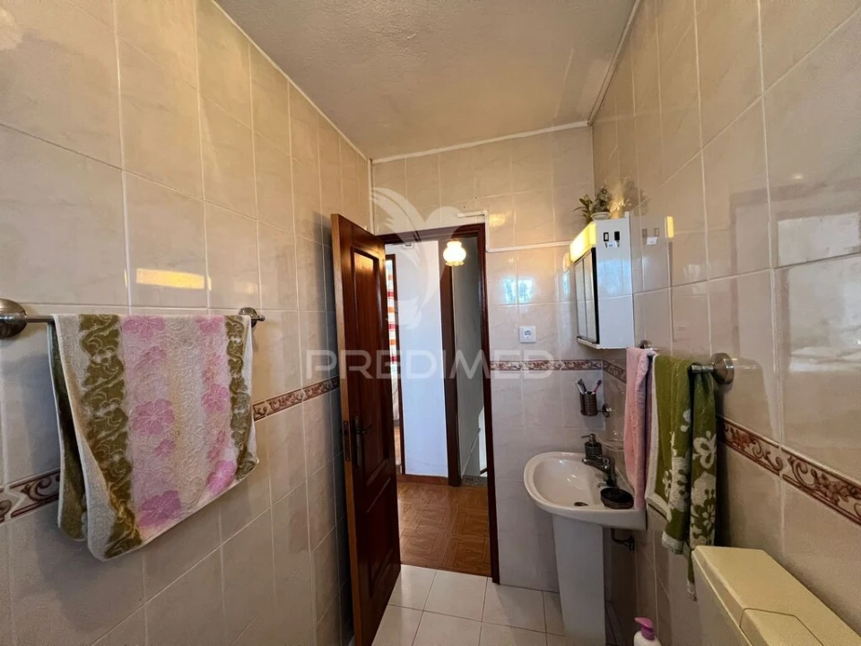 Moradia T4 para Venda em Chãs Foto 17