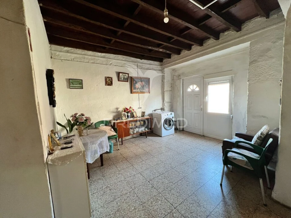 Moradia T4 para Venda em Chãs Foto 4