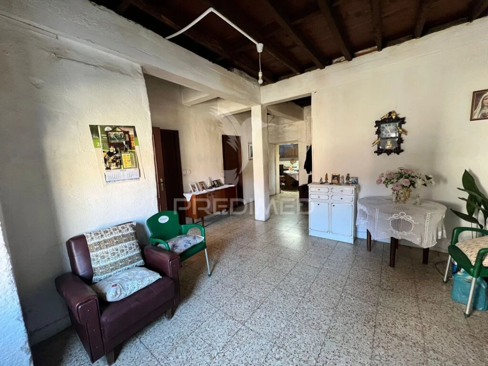 Moradia T4 para Venda em Chãs Foto 3