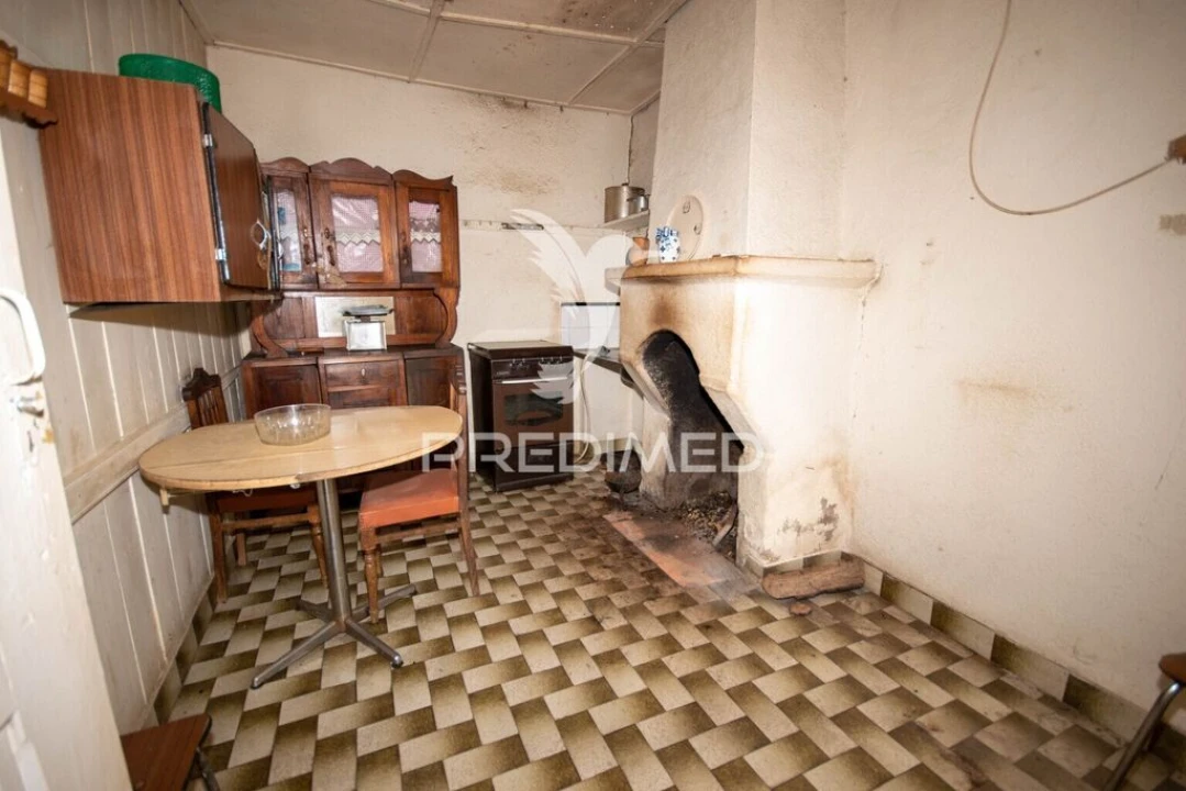 Moradia T3 para Venda em Poço do Canto Foto 9