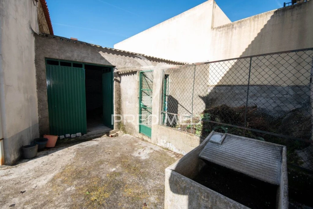 Moradia T3 para Venda em Poço do Canto Foto 7