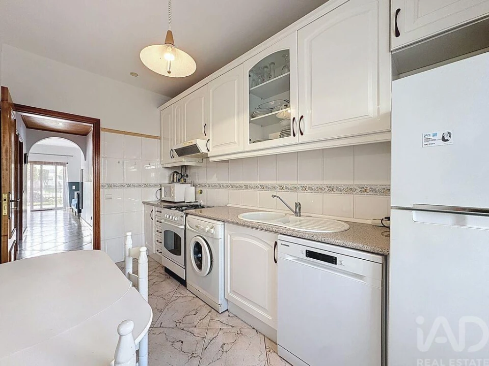 Apartamento T1 para Venda em Quarteira Foto 14