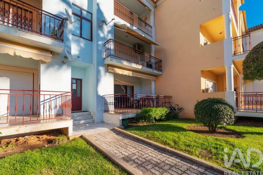 Apartamento T1 para Venda em Quarteira Foto 9