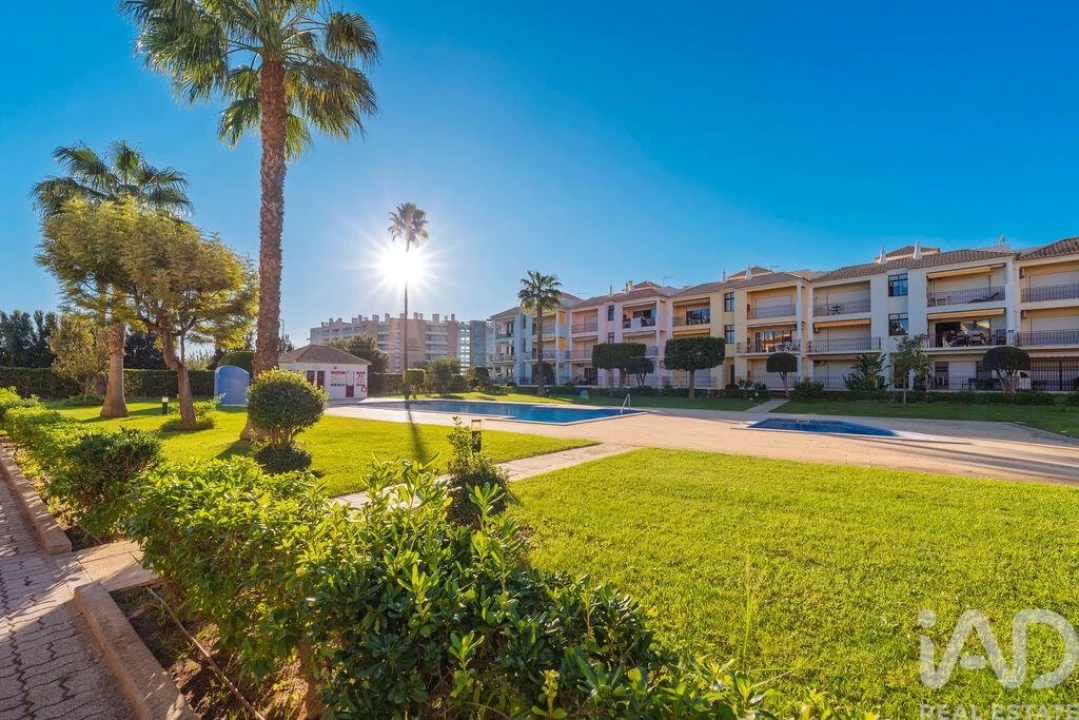 Apartamento T1 para Venda em Quarteira Foto 5