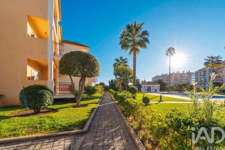 Apartamento T1 para Venda em Quarteira Foto 8