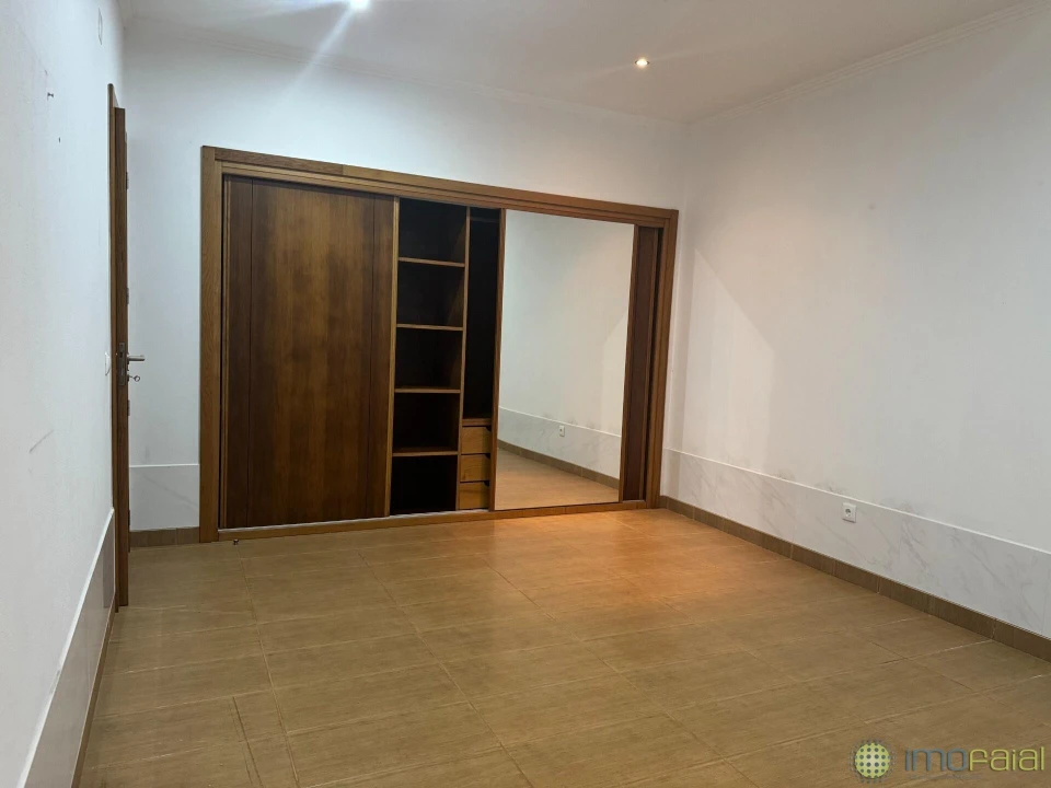 Moradia T3 para Venda em Feteira Foto 18