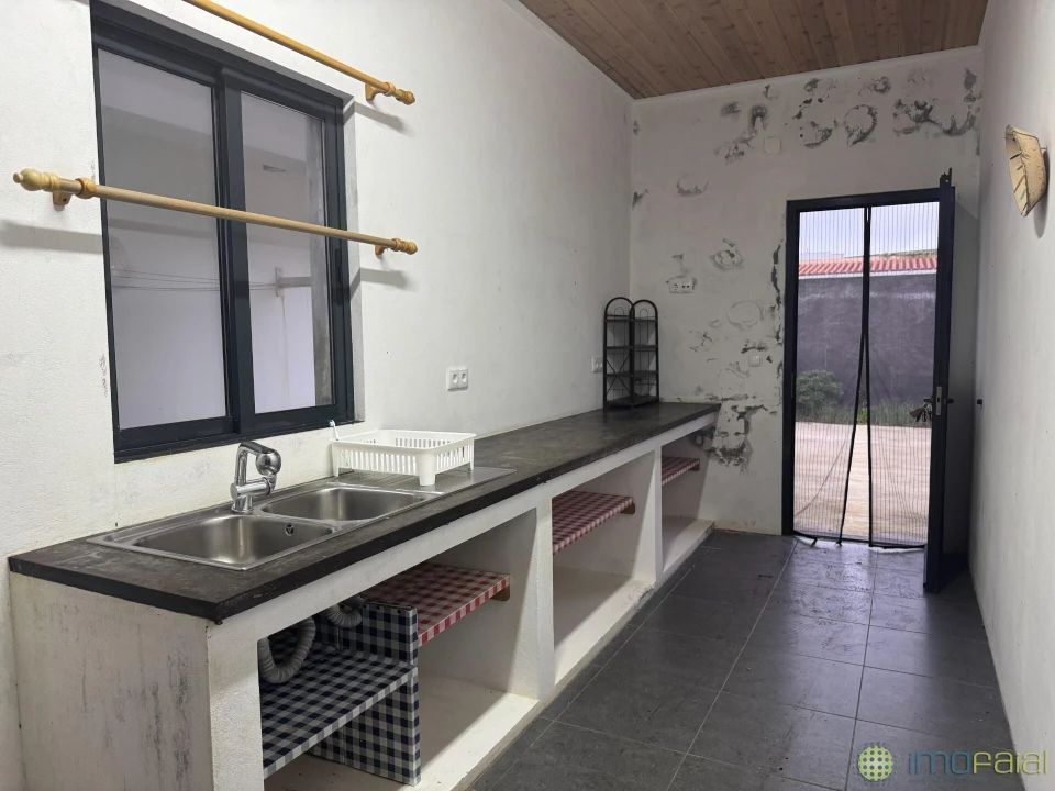 Moradia T3 para Venda em Feteira Foto 23