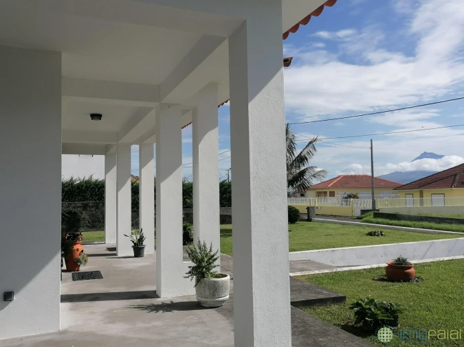 Moradia T3 para Venda em Feteira Foto 3