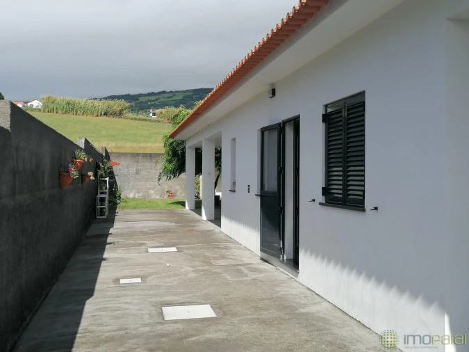 Moradia T3 para Venda em Feteira Foto 4