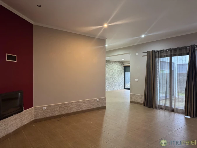 Moradia T3 para Venda em Feteira Foto 7