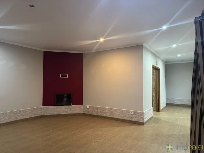 Moradia T3 para Venda em Feteira Foto 8