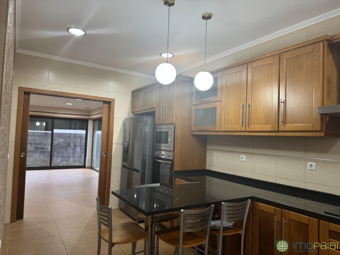 Moradia T3 para Venda em Feteira Foto 11