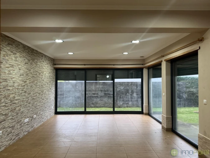 Moradia T3 para Venda em Feteira Foto 5