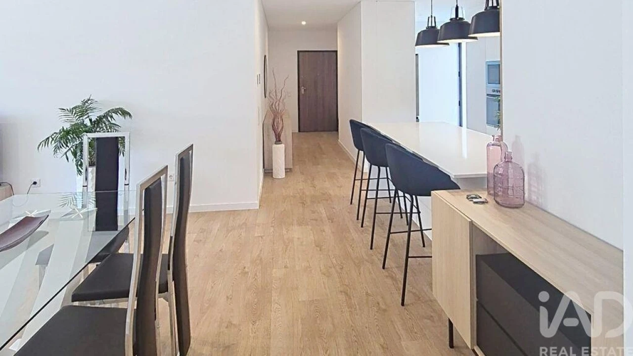 Apartamento T2 para Arrendamento em Caniço Foto 4