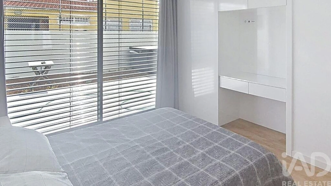 Apartamento T2 para Arrendamento em Caniço Foto 8