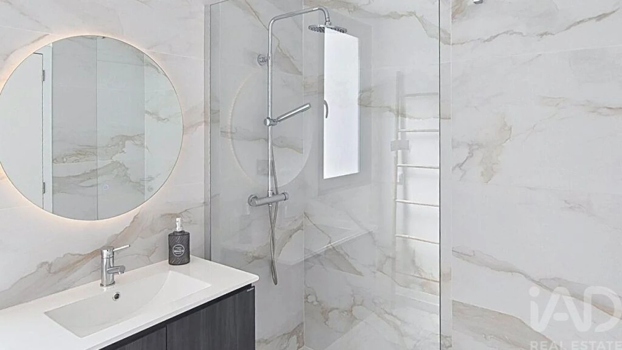 Apartamento T2 para Arrendamento em Caniço Foto 10