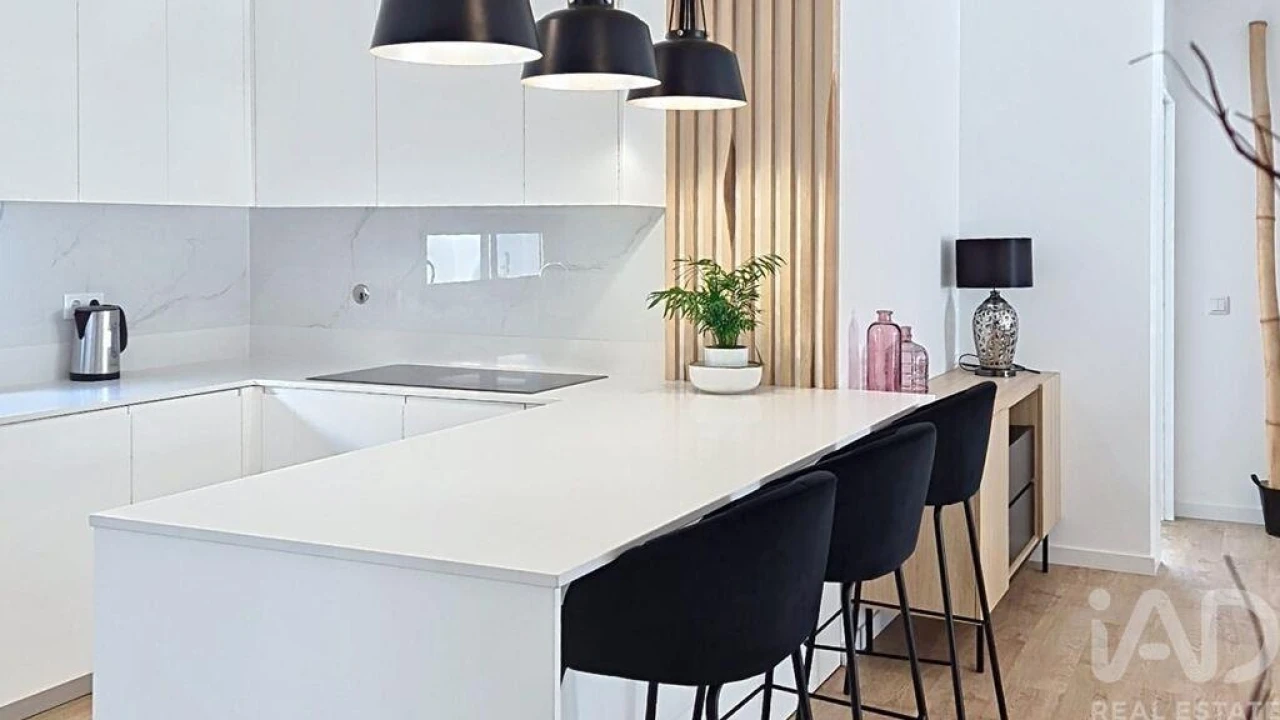 Apartamento T2 para Arrendamento em Caniço Foto 2