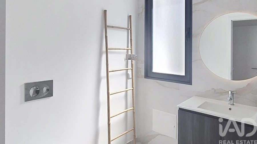 Apartamento T2 para Arrendamento em Caniço Foto 9