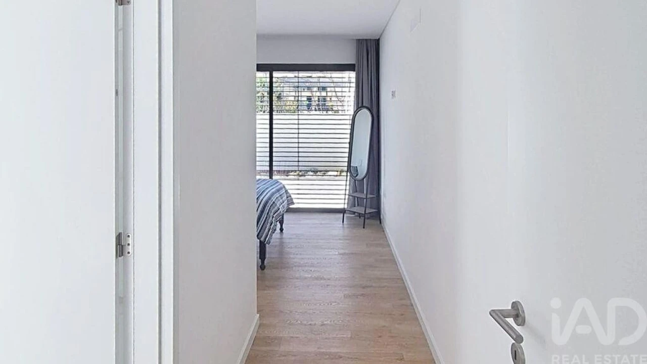 Apartamento T2 para Arrendamento em Caniço Foto 6