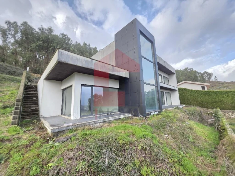 Moradia T3 para Venda em Ribeira do Neiva Foto 1