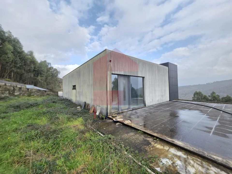 Moradia T3 para Venda em Ribeira do Neiva Foto 2