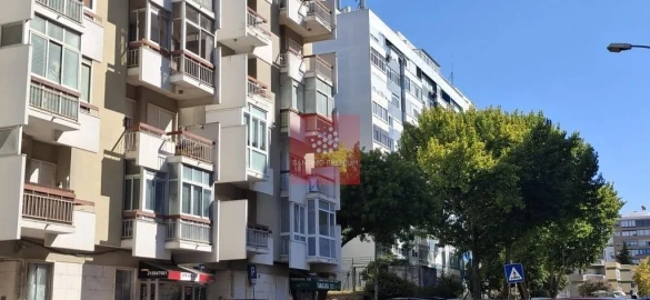 Apartamento T2 para Venda em Oeiras e São Julião da Barra, Paço de Arcos e Caxias