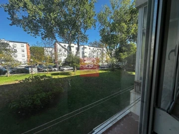 Apartamento T2 para Venda em Oeiras e São Julião da Barra, Paço de Arcos e Caxias