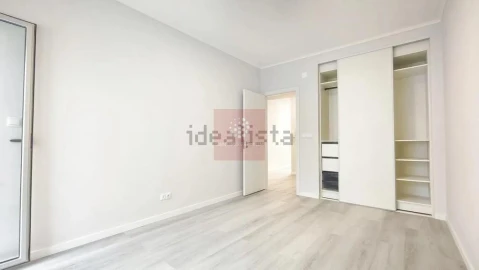 Apartamento T2 para Venda em Oeiras e São Julião da Barra, Paço de Arcos e Caxias