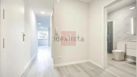Apartamento T2 para Venda em Oeiras e São Julião da Barra, Paço de Arcos e Caxias