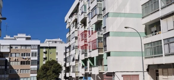 Apartamento T2 para Venda em Oeiras e São Julião da Barra, Paço de Arcos e Caxias