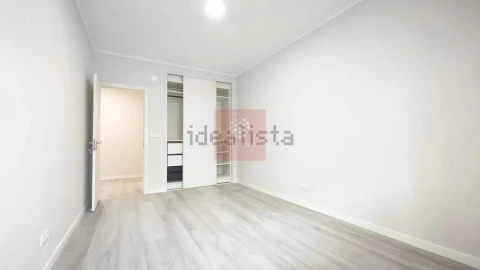 Apartamento T2 para Venda em Oeiras e São Julião da Barra, Paço de Arcos e Caxias