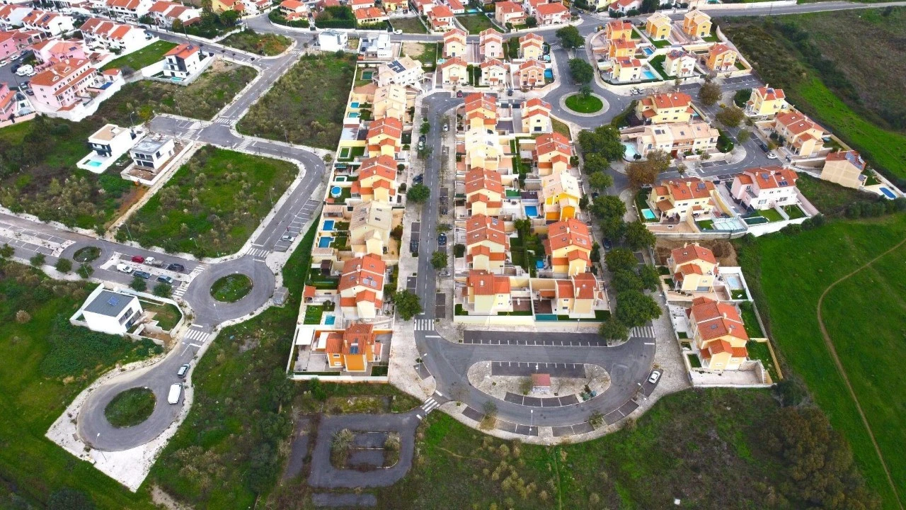 Moradia T4 para Venda em Rio de Mouro Foto 4