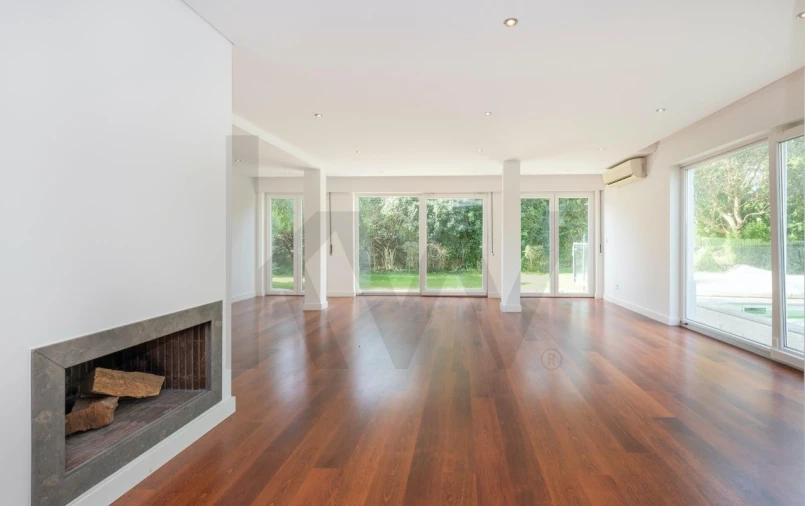 Moradia T4 para Venda em Alcabideche Foto 4