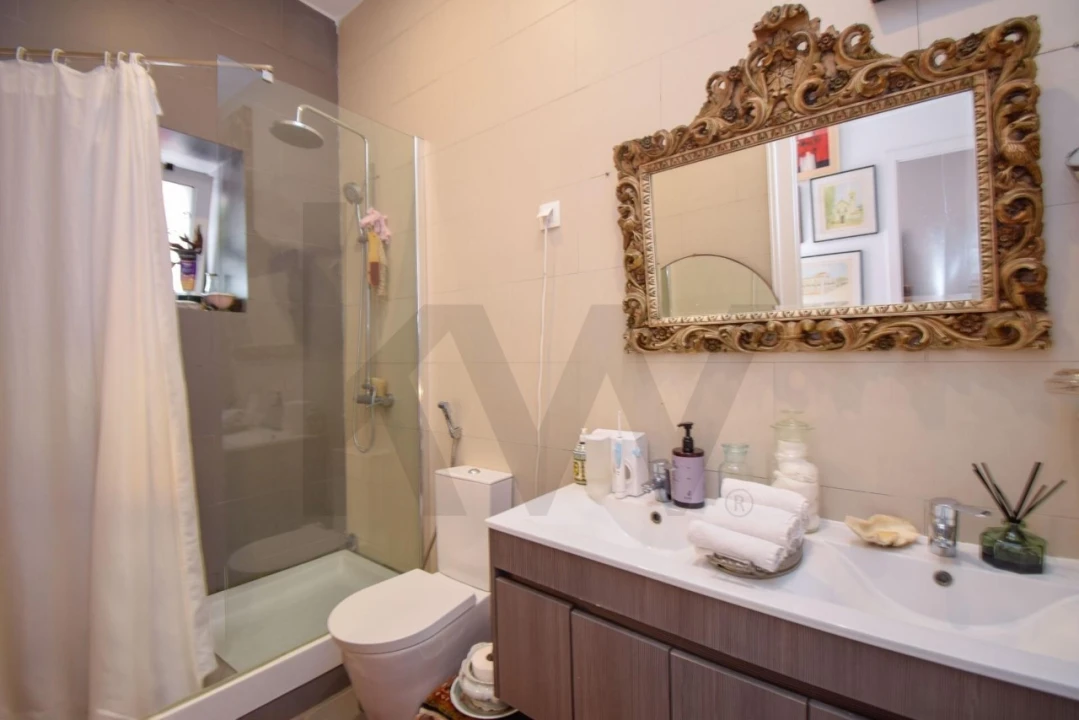 Apartamento T3 para Venda em Santo António Foto 22