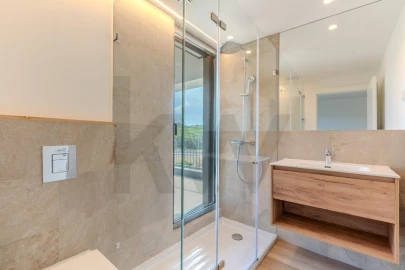 Apartamento T4 para Venda em Algés, Linda-A-Velha e Cruz Quebrada-Dafundo