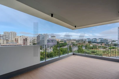 Apartamento T4 para Venda em Algés, Linda-A-Velha e Cruz Quebrada-Dafundo