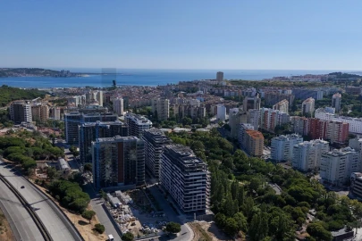 Apartamento T4 para Venda em Algés, Linda-A-Velha e Cruz Quebrada-Dafundo