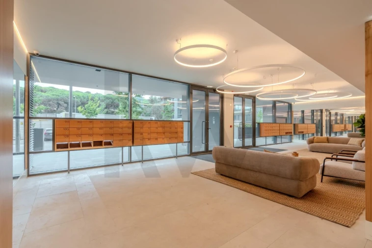 Apartamento T4 para Venda em Algés, Linda-A-Velha e Cruz Quebrada-Dafundo Foto 4