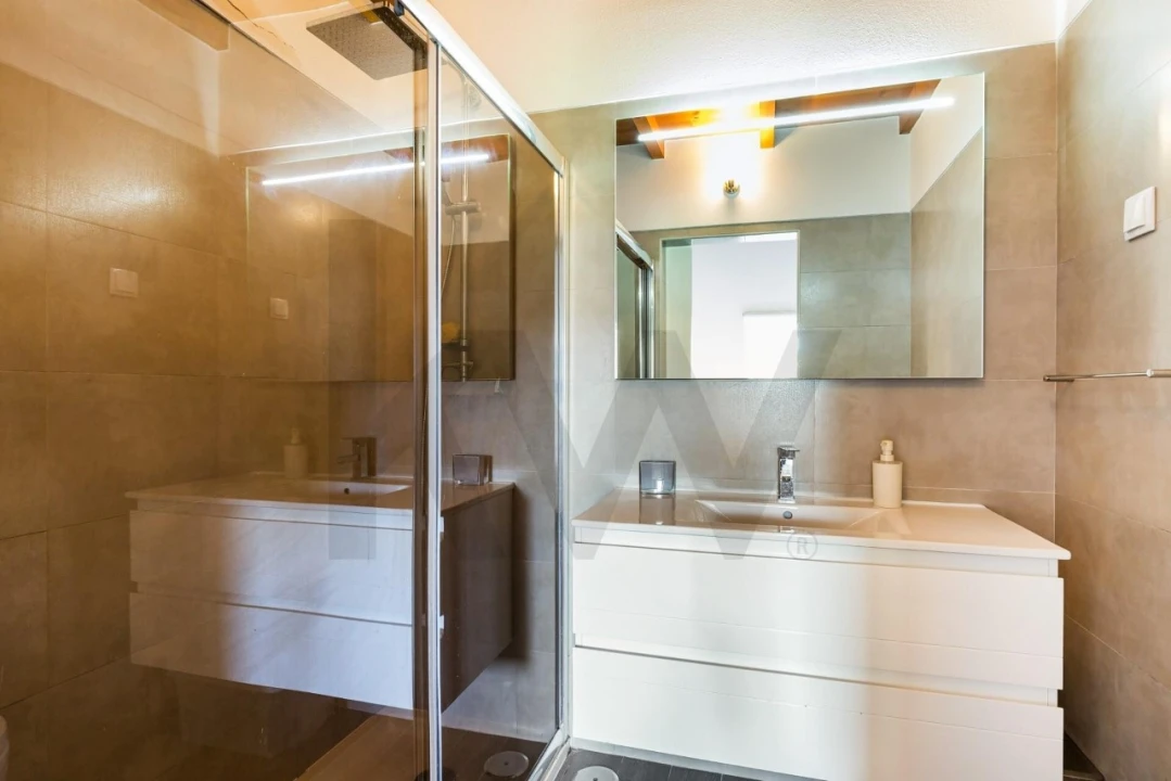 Moradia T4 para Venda em São Pedro da Cadeira Foto 22