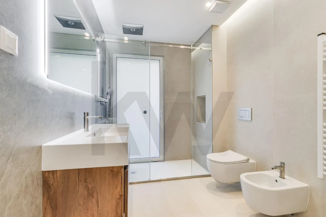 Moradia T5 para Venda em Almada, Cova da Piedade, Pragal e Cacilhas Foto 34