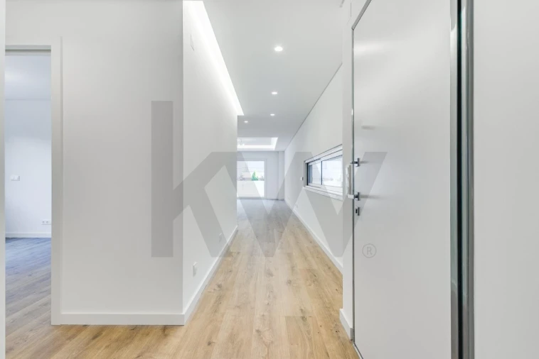 Moradia T5 para Venda em Almada, Cova da Piedade, Pragal e Cacilhas Foto 6