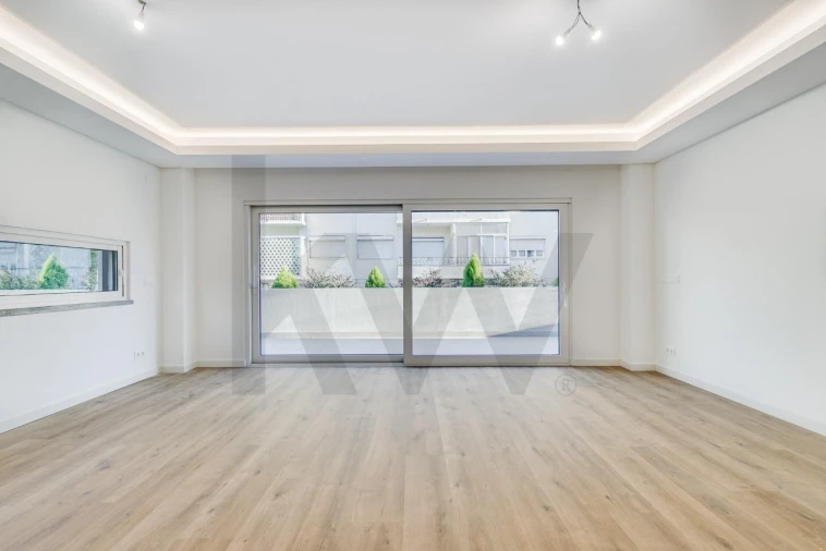 Moradia T5 para Venda em Almada, Cova da Piedade, Pragal e Cacilhas Foto 7