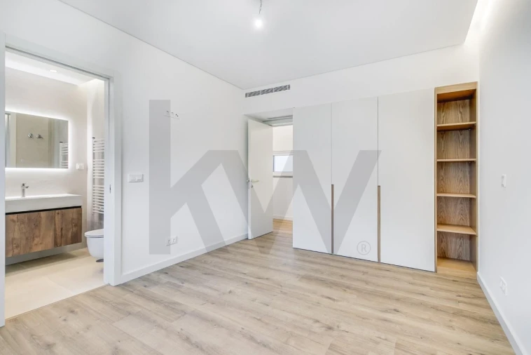 Moradia T5 para Venda em Almada, Cova da Piedade, Pragal e Cacilhas Foto 26