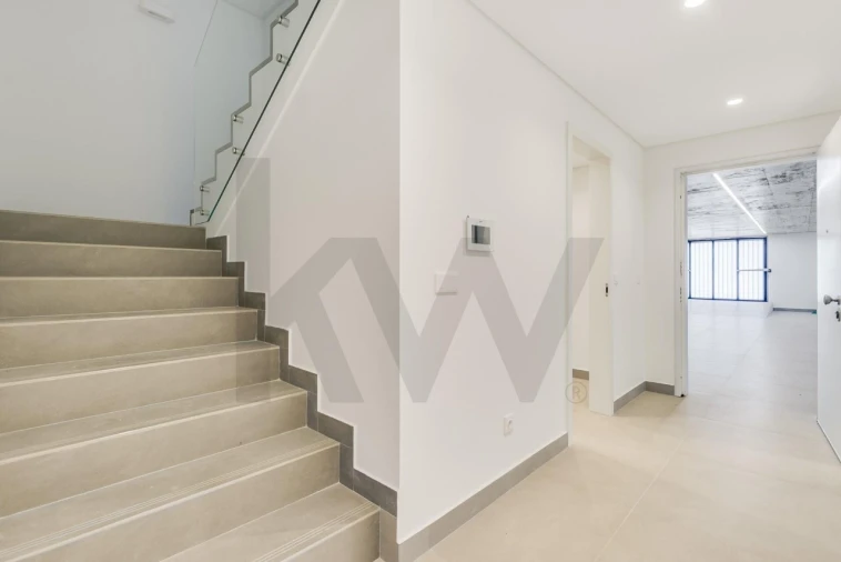 Moradia T5 para Venda em Almada, Cova da Piedade, Pragal e Cacilhas Foto 46