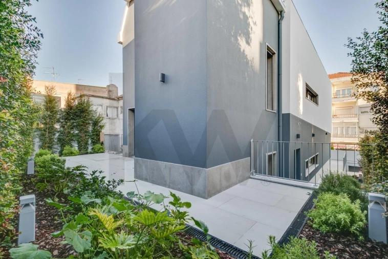 Moradia T5 para Venda em Almada, Cova da Piedade, Pragal e Cacilhas Foto 57