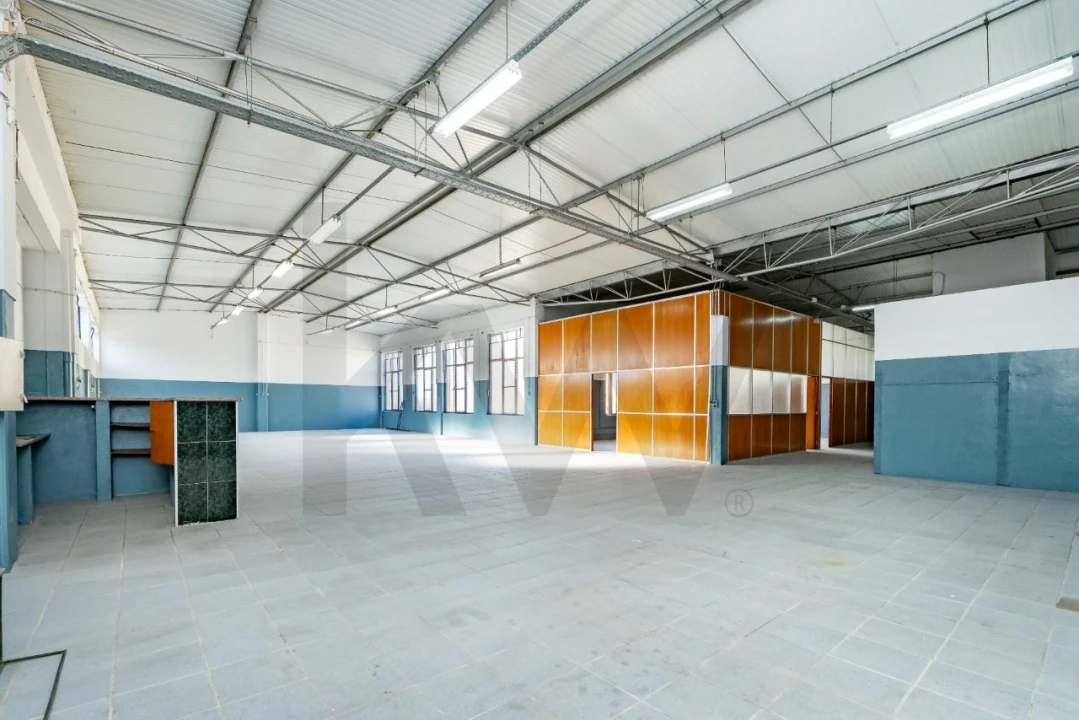 Armazém para Venda em Santa Iria de Azoia, São João da Talha e Bobadela Foto 11